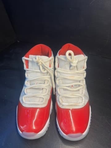 Jordan 11 size 7.5 cherry - Thumbnail 4