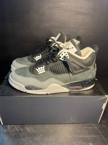 Jordan 4 size 10.5 - Thumbnail 3