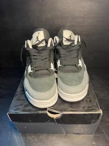 Jordan 4 size 10.5 - Thumbnail 4