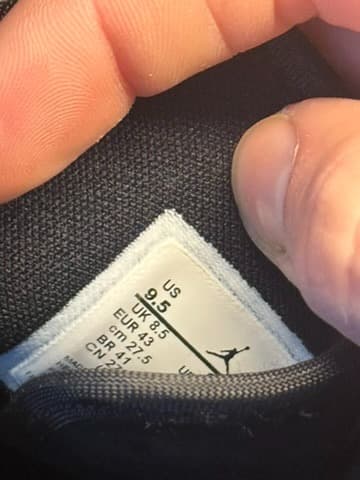 jordan 1 mid shoes size 9.5 - Thumbnail 6