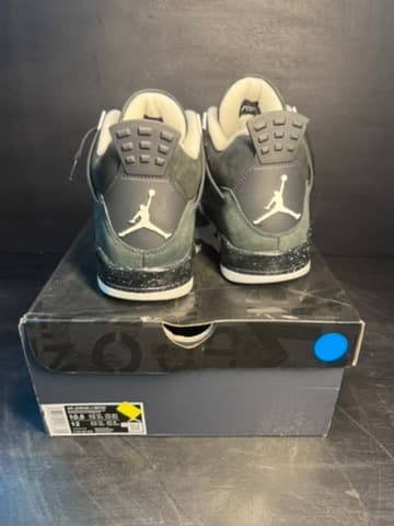 Jordan 4 size 10.5 - Thumbnail 2