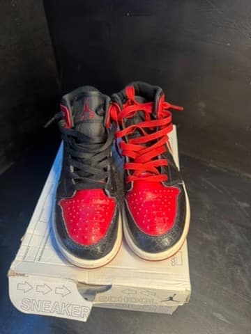 Jordan 1 mid with box - Thumbnail 4