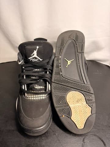 Jordan 4 size 9.5 used - Thumbnail 5