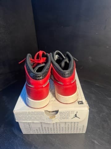 Jordan 1 mid with box - Thumbnail 2