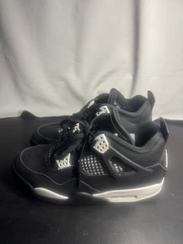 Jordan 4 black and white size 8 - Thumbnail 3