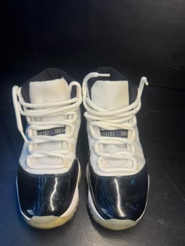 Jordan 11 used size 7 - Thumbnail 4