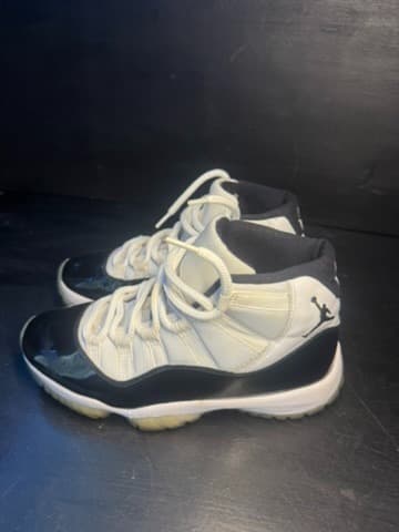 Jordan 11 used size 7 - Thumbnail 3