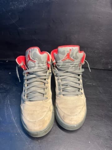 Jordan 5 size 10.5 great condition - Thumbnail 4
