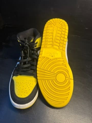 jordan 1 mid shoes size 9.5 - Thumbnail 5