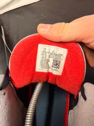 Jordan 3 black cement size 11 - Thumbnail 6
