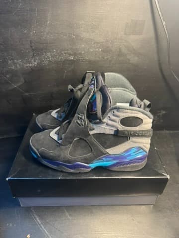 Jordan 8 size 7.5 amazing condition - Thumbnail 3