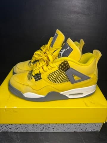Air Jordan 4 size 8.5 used with box - Thumbnail 3