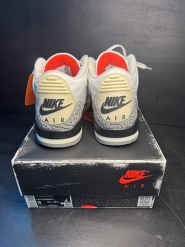 Jordan 3 size 9 with box - Thumbnail 2