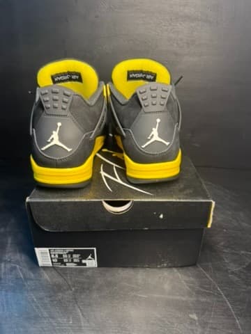 Jordan 4 size 8.5 great condition - Thumbnail 2