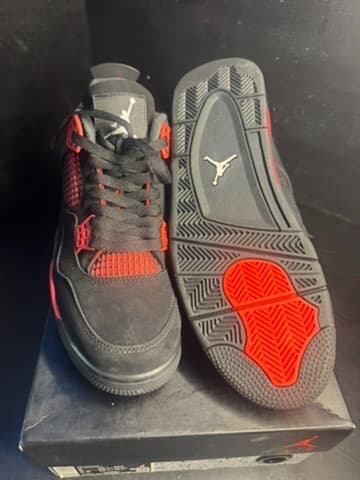 Jordan 4 size 8 barely used - Thumbnail 5
