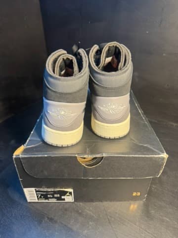 Jordan 1 mid with box size 7 - Thumbnail 2