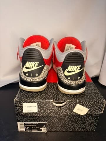 Jordan 3 Size 9.5 With box - Thumbnail 2
