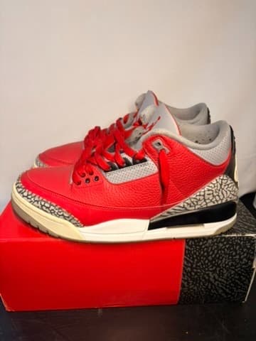 Jordan 3 Size 9.5 With box - Thumbnail 3