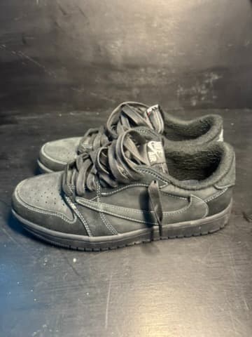 Air Jordan Travis scott size 9.5 - Thumbnail 3