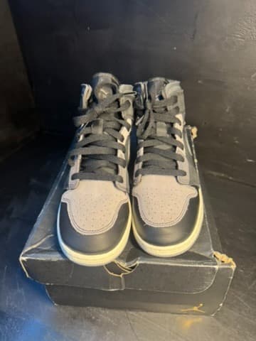 Jordan 1 mid with box size 7 - Thumbnail 4