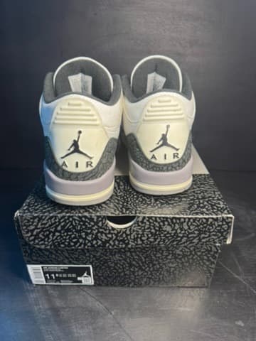Jordan 3 size 11.5 with box - Thumbnail 2