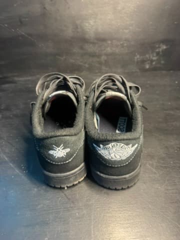 Air Jordan Travis scott size 9.5 - Thumbnail 2