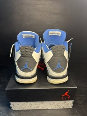 Jordan 3 size 9.5 used with box - Thumbnail 2