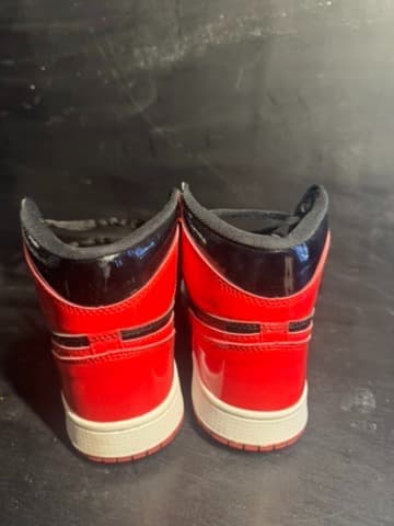 Jordan 1 mid size 8.5 - Thumbnail 2
