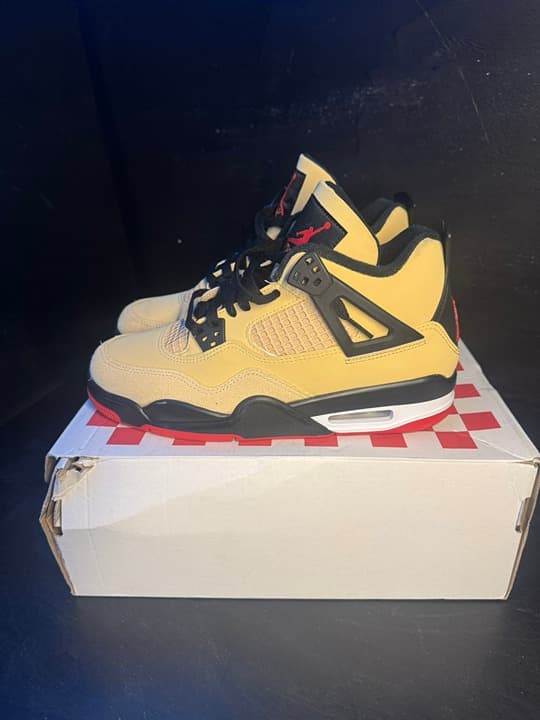 Jordan 4 pizza with box - Thumbnail 3