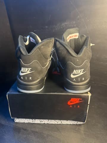 Nike jordan 5 size 10.5 metalic black - Thumbnail 2