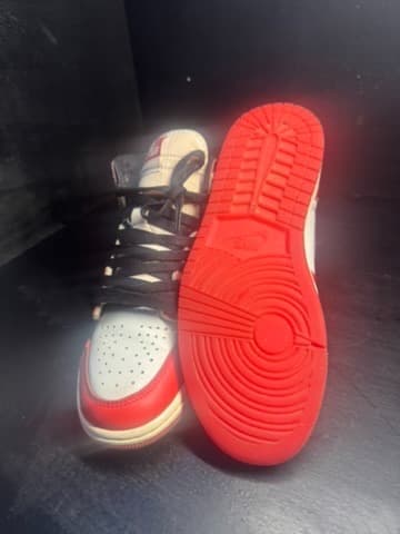 Jordan 1 mid size 5.5 - Thumbnail 5