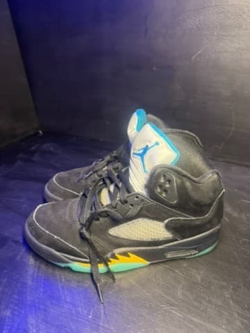 Jordan 5 used size 8 good condition - Thumbnail 3
