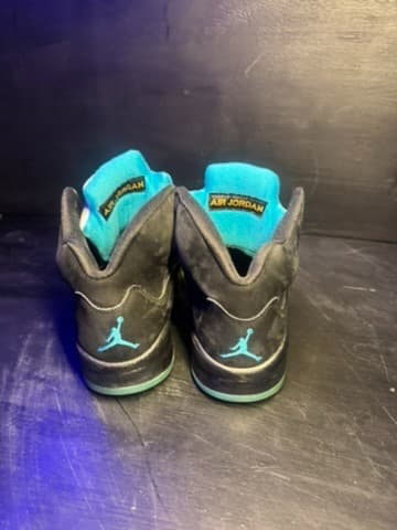 Jordan 5 used size 8 good condition - Thumbnail 2