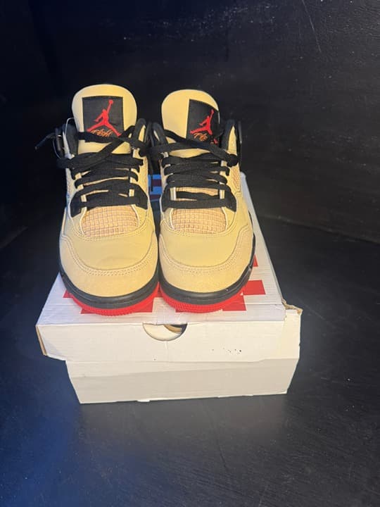 Jordan 4 pizza with box - Thumbnail 4