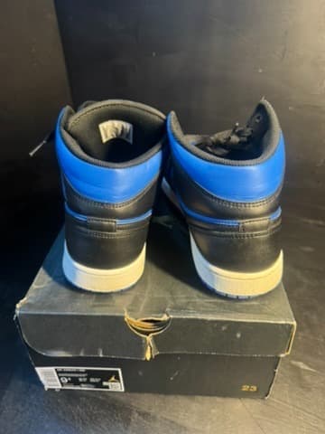Jordan mid 9.5 with box - Thumbnail 2