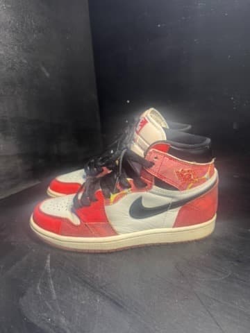 Jordan 1 mid size 5.5 - Thumbnail 3