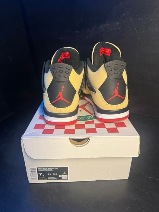 Jordan 4 pizza with box - Thumbnail 2