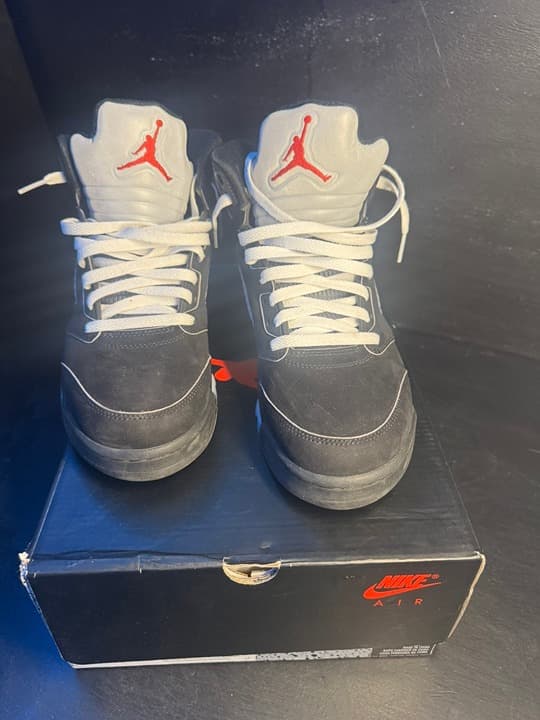 Nike jordan 5 size 10.5 metalic black - Thumbnail 4