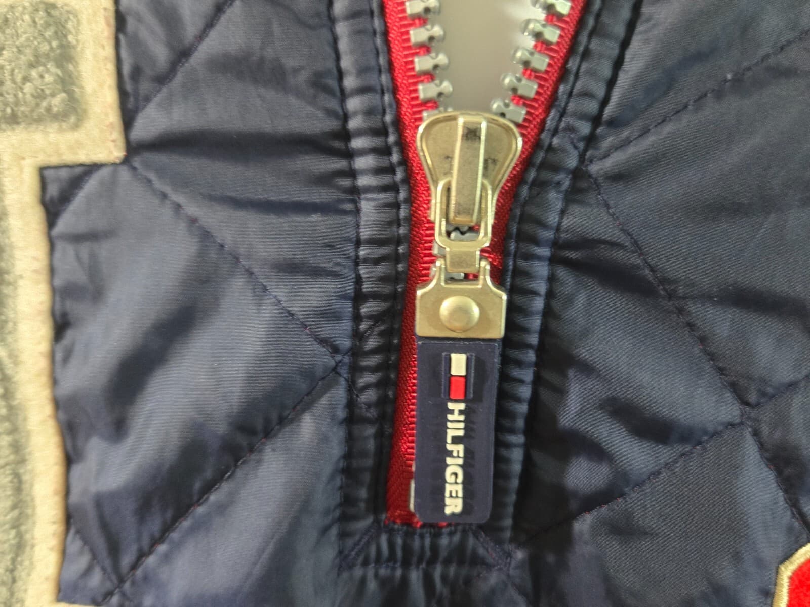 Tommy Hilfiger Quilted 1/4 Zip Jacket Fleeced Lined Size Large Pockets - Thumbnail 2