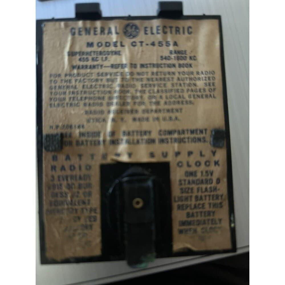 GE Model CT-455A AM Radio With Alarm Cream And Black 1960's Vintage - Thumbnail 3