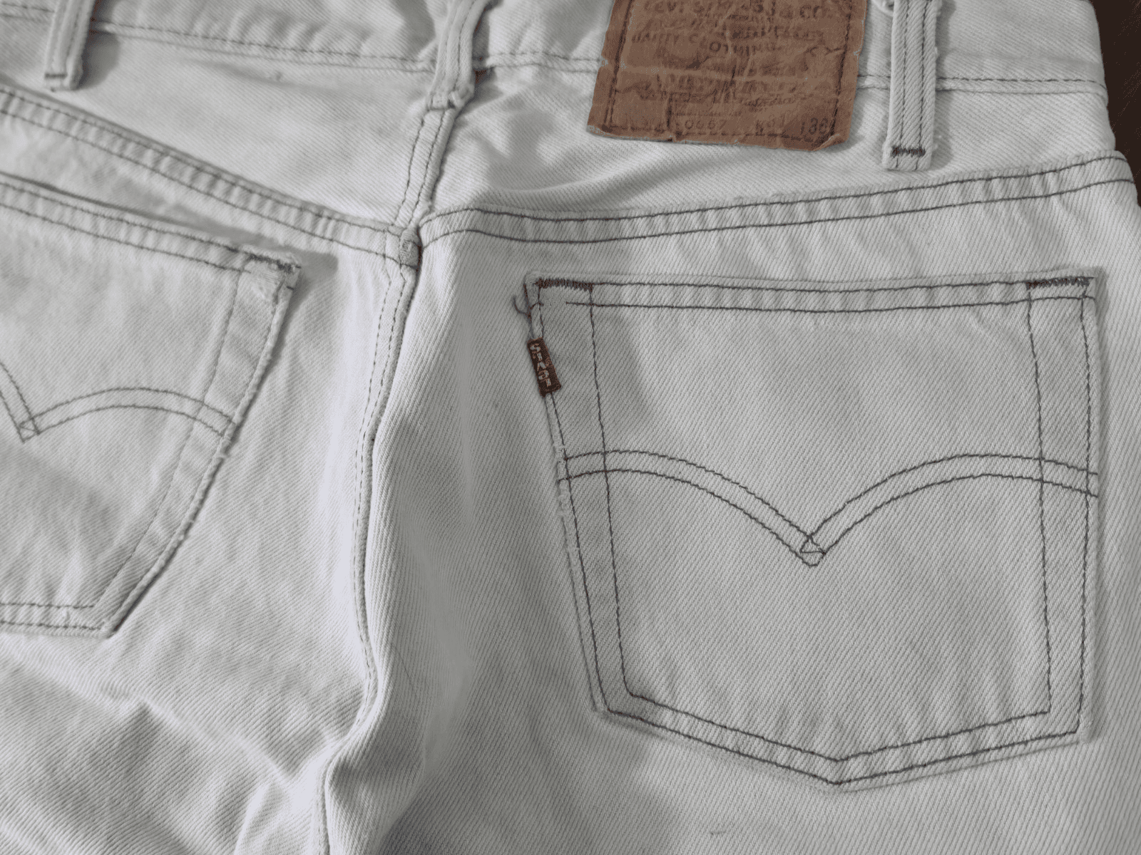 Vintage Levi’s 501 0657 31x36 Faded Grey Jeans 80s Made in USA Fit 30 x 36 - Thumbnail 4