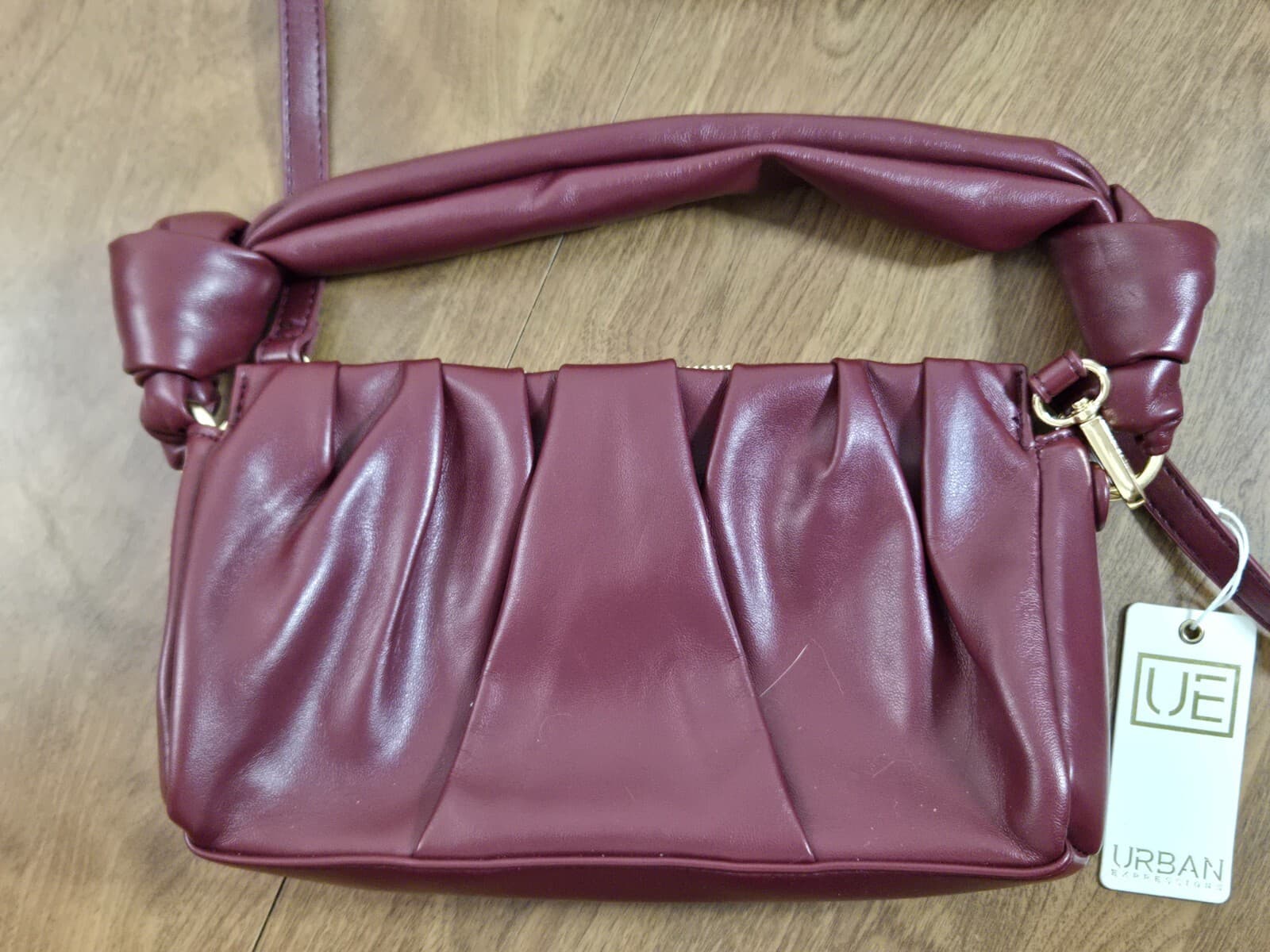 Urban Expressions Certified Vegan Handbag / Shoulder Bag Pockets Zip Closure Red - Thumbnail 2