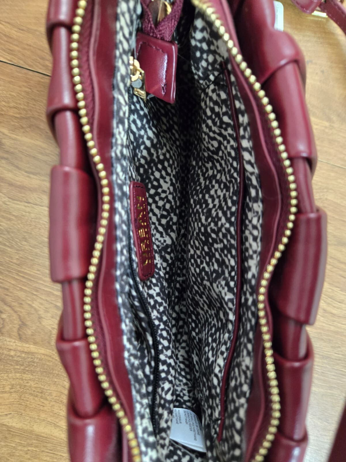 Urban Expressions Certified Vegan Handbag / Shoulder Bag Pockets Zip Closure Red - Thumbnail 5