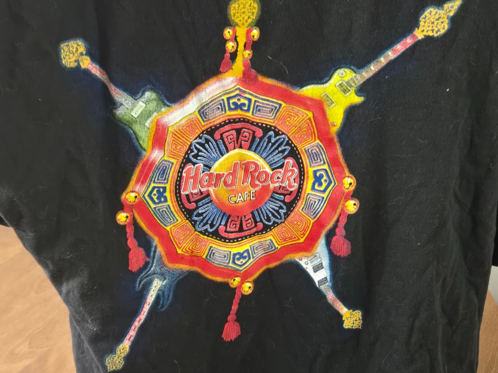 Hard Rock Cafe London Vintage T-Shirt Black With Colorful Back Graphic Size L - Thumbnail 4