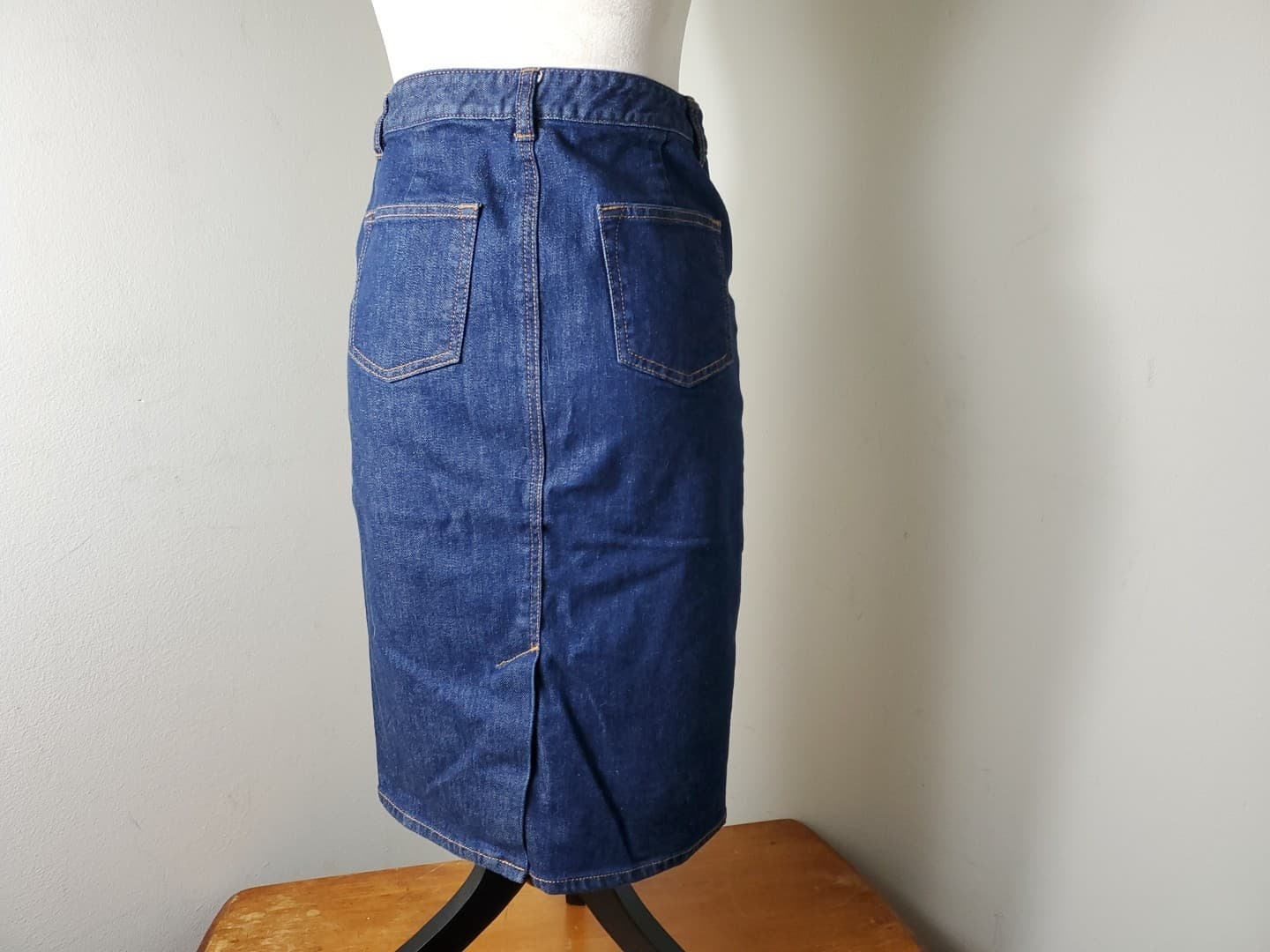 J. Crew Trademark Pencil Straight Denim Skirt Blue Size 28 Back Slit 5 Pockets - Thumbnail 2