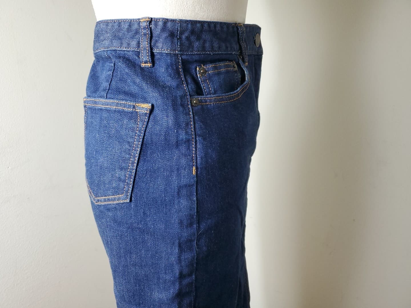 J. Crew Trademark Pencil Straight Denim Skirt Blue Size 28 Back Slit 5 Pockets - Thumbnail 3