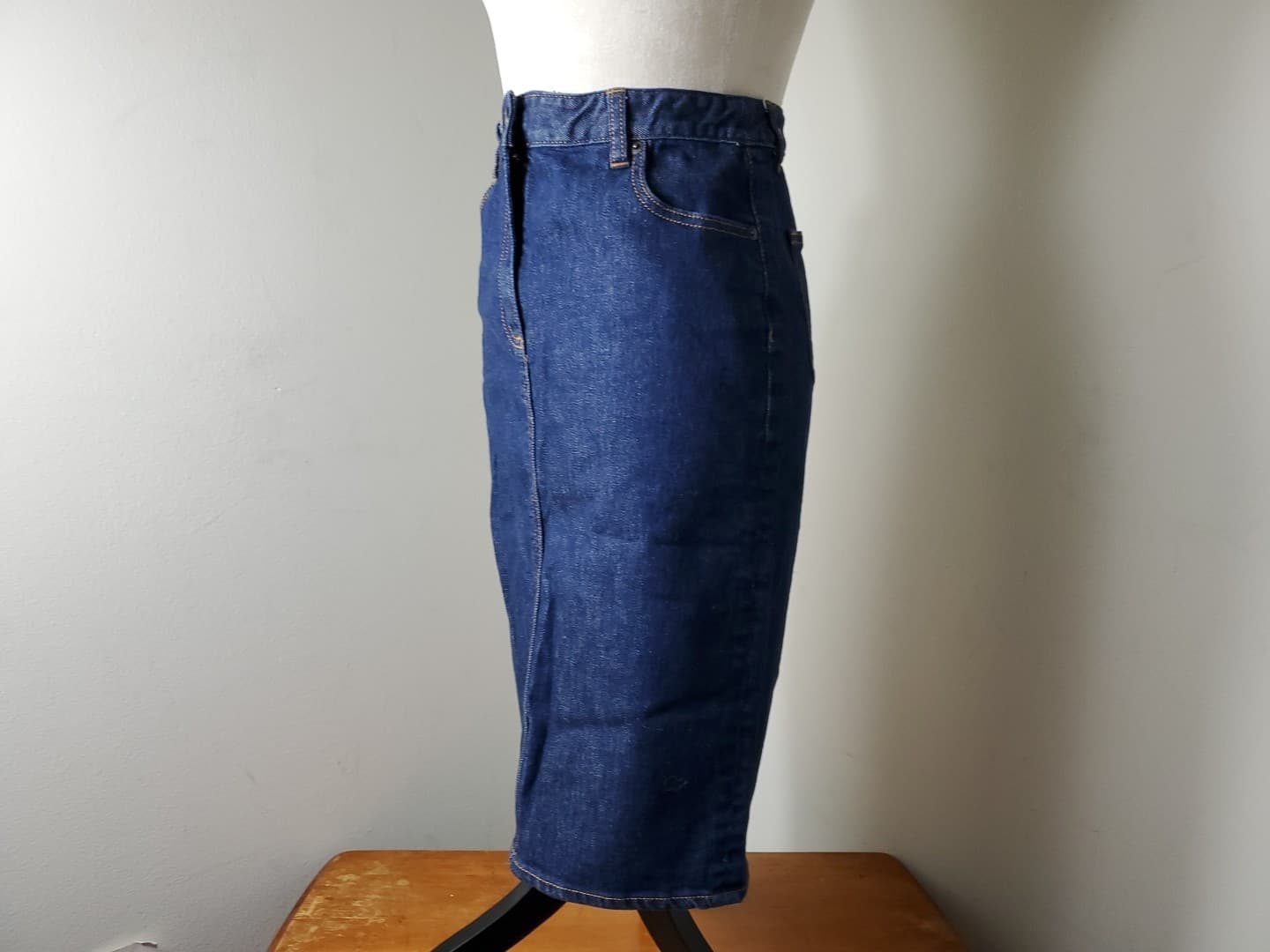 J. Crew Trademark Pencil Straight Denim Skirt Blue Size 28 Back Slit 5 Pockets - Thumbnail 4