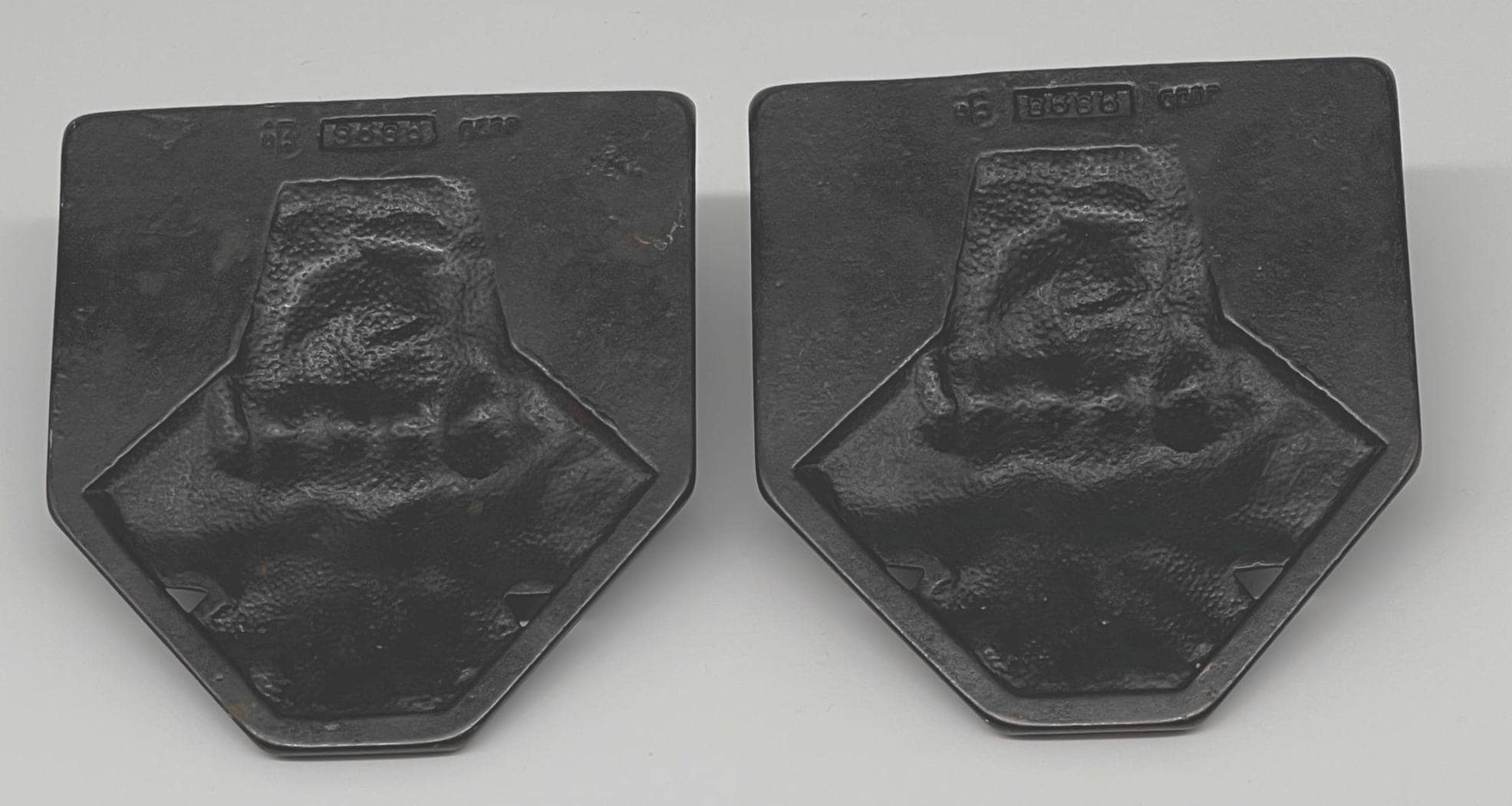 Antique Judd #9898 "Handsome Indian" Cast Iron Bookends – Circa 1920s - Thumbnail 6