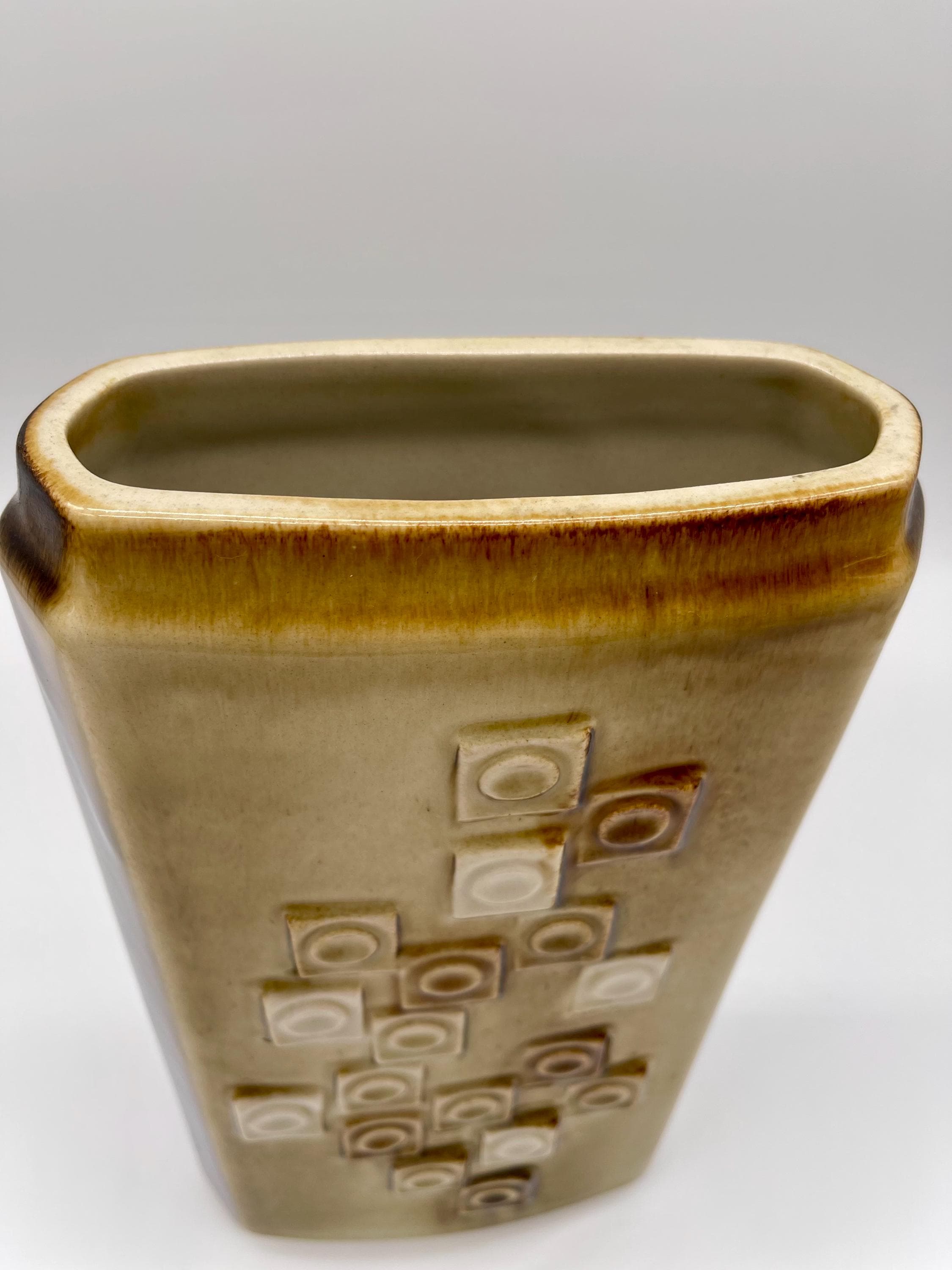 Vintage Ditmar Urbach "Mozaika" Cube Relief Vase, 1960s Czechoslovakian Mid-Century Modern Ceramic Block Pottery - Thumbnail 15