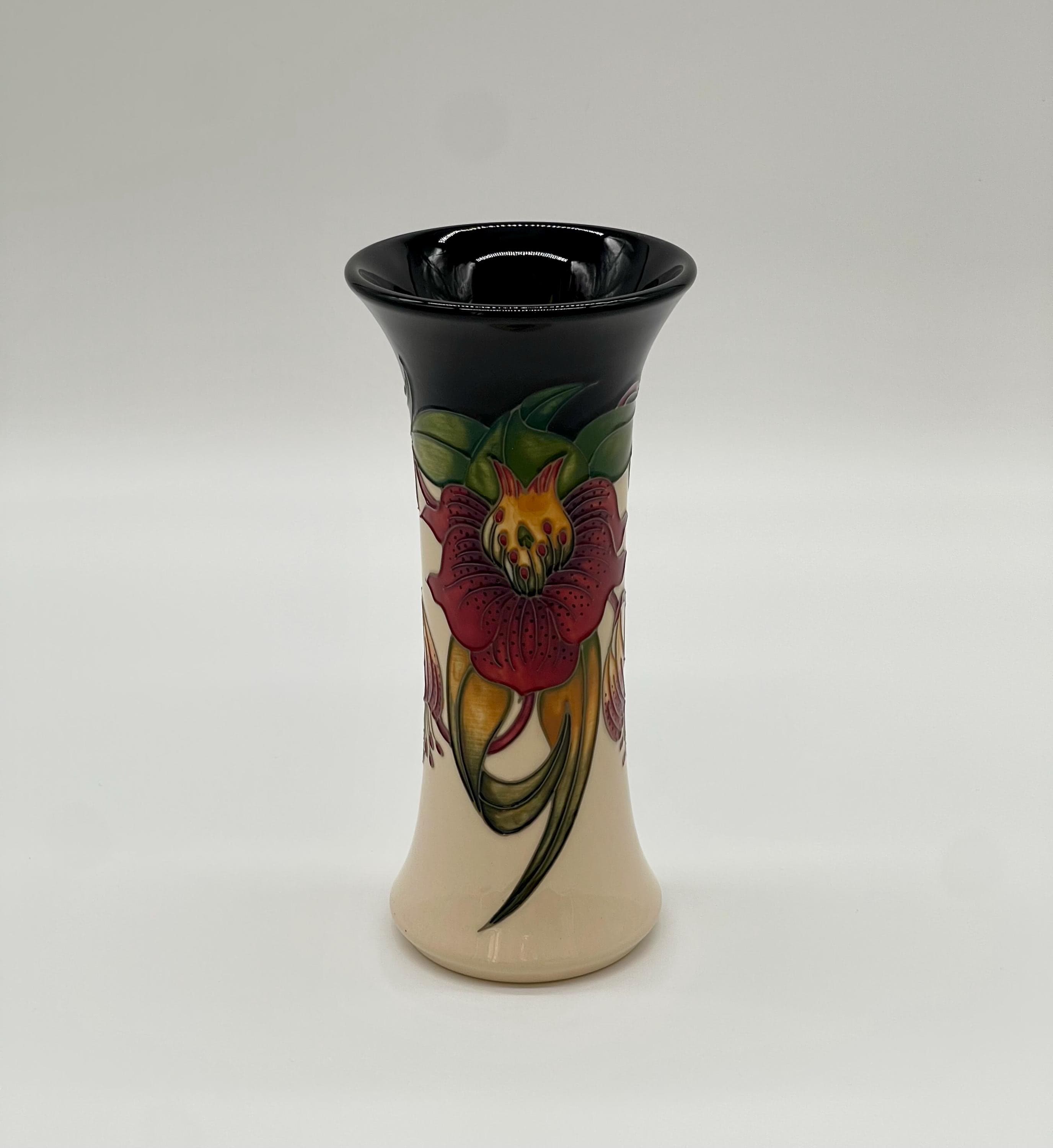 Moorcroft Anna Lily Vase – Nicola Slaney Hand-Painted English Ceramic 8.1” - Thumbnail 3